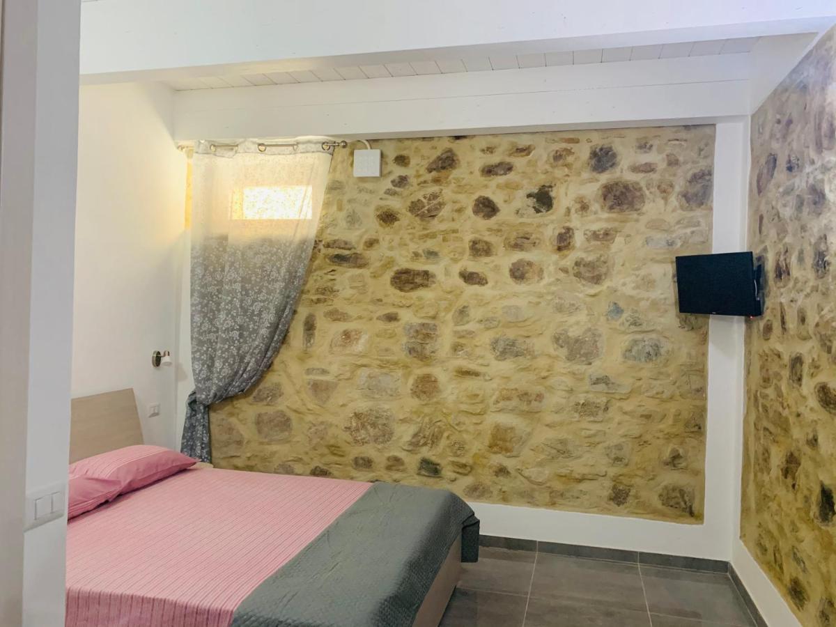 Casa Castello Hotel ร็อคคา อิเปริอาเล ภายนอก รูปภาพ