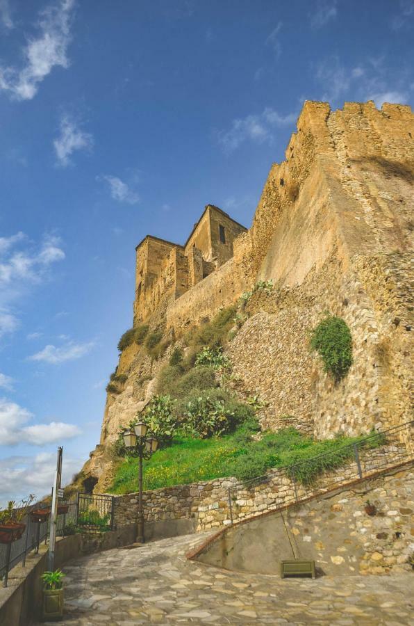 Casa Castello Hotel ร็อคคา อิเปริอาเล ภายนอก รูปภาพ